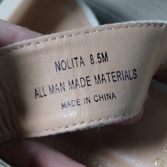 Joie Nolita Women’s Sandals Beige Gold Metallic Women's size 8.5 - Picture 5 of 5